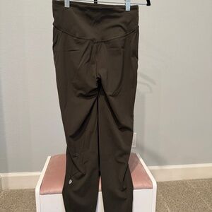 Lululemon BASE PACE HIGH-RISE TIGHT 25" size 6